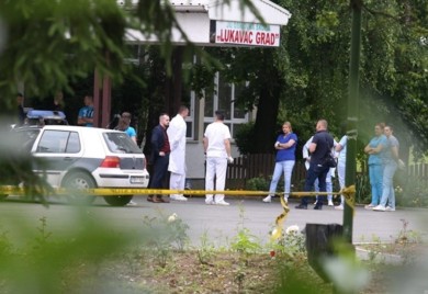 Poznato stanje ranjenog nastavnika u Lukavcu