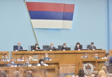 NS RS: Usvojen zakon za besplatnu legalizaciju objekata