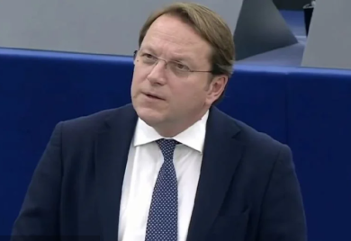 Varhelji nazvao “idiotom” hrvatskog poslanika u EP nakon pitanja o “srpskom hegemonizmu u Crnoj Gori”