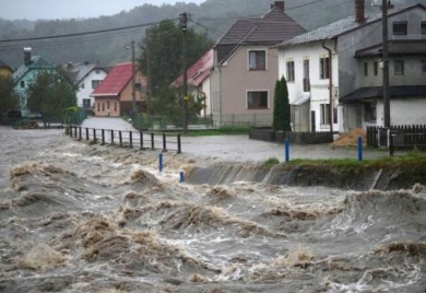 Evropa na udaru nevremena: Najmanje osam mrtvih u poplavama, čitava naselja pod vodom, Beč paralisan
