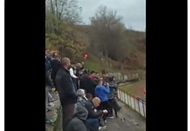 Motorka na tribinama tokom meča Kupa RS (VIDEO)