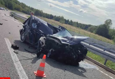 Težak udes na auto-putu 9. januar, auto smrvljen