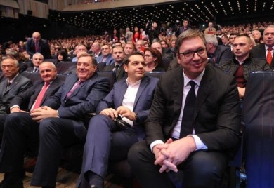 Dodik i Vučić na Kongresu socijalista u Beogradu