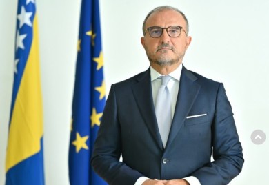 "Narednih nekoliko sedmica je presudno" Ambasador EU u BiH  iz Banjaluke poslao jasne poruke