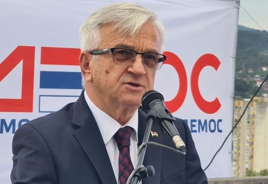 Čubrilović potvrdio: Ostajem na čelu stranke i ministarstva