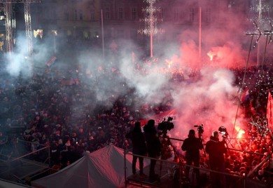 "Vatreni" dočekani na prepunom Trgu bana Jelačića u Zagrebu