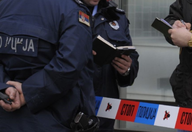 Druženje u stanu završilo krvavo: Maloljetnik izbo druga, pa pobjegao