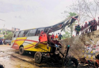 Najmanje 19 mrtvih, desetine povrijeđene u udesu autobusa u Bangladešu