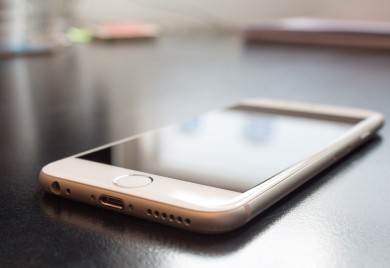 Lopovu ispao telefon tokom krađe