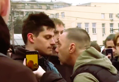 Andrej jedan od simbola studentskog protesta: Đak generacije, studira i radi da bi pomogao bolesnoj majci, a sad mu prijeti 10 godina zatvora