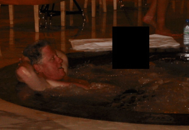 Nakon fotografija u bazenu: Klinton napao Bijelu kuću