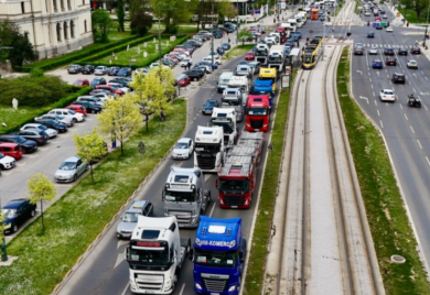 Više od 500 vozača kamiona prodefilovalo Sarajevom, poručili: “Dosta je bilo”