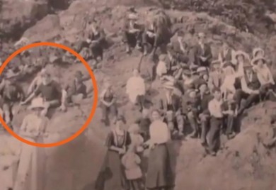 Fotografija iz 1917. zbunila ljude: “Pogledajte mu odjeću i frizuru. Nije iz toga vremena” VIDEO