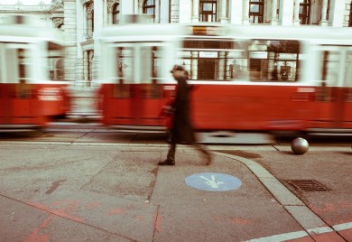 Drama u Beogradu: Žena ispala iz tramvaja