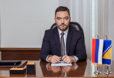 KOŠARAC: Dodik krivičnim prijavama protiv CIK-a štiti zakon i interese građane