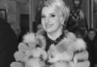 Preminula na licu mjesta: Ovo je žena (40) koju je SUPRUG ISKASAPIO u stanu u Novom Sadu