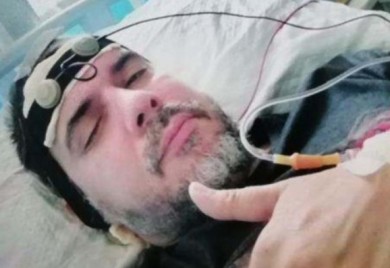 Pjevač završio u psihijatrijskoj bolnici: Teška bolest se ponovo vratila