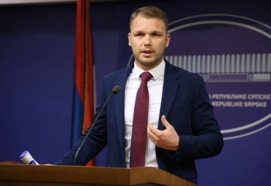“Potrovaće nam djecu šta sve gledaju i jedu” Stanivuković želi ZABRANITI rijaliti programe i uvesti uniforme u škole