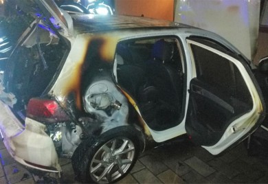 Osumnjičeni za paljenje auta u Banjaluci završio u bolnici jer se nagutao dima