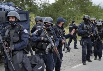 Kamionima blokirali put pa otvorili vatru: Poginuo kosovski policajac, jedan ranjen, a drugi povrijeđen