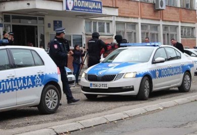 Identifikovani osumnjičeni koji su pokušali otuđiti pogonsko gorivo iz radne mašine