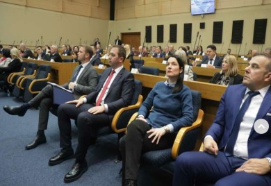 Posebna sjednica NS RS: "Naći rješenje koje neće ugroziti poziciju Srpske"