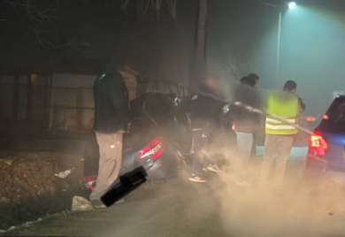 Sačekuša u Tuzli - navijači Crvene zvezde napadnuti kod aerodroma (VIDEO)