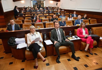 Čudić upitao gradonačelnika o inicijativi za formiranje preduzeća za upravljanje parkingom