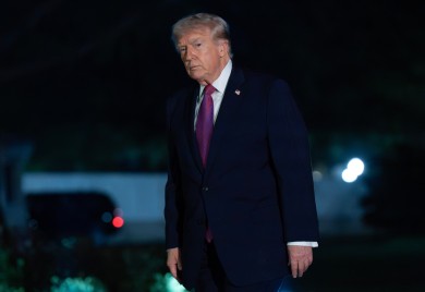 Tramp otkazao put američke delegacije u Pakistan
