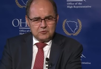 Mediji: Šmit će do ponoći reagovati na Zakon o nepokretnoj imovini u Srpskoj?