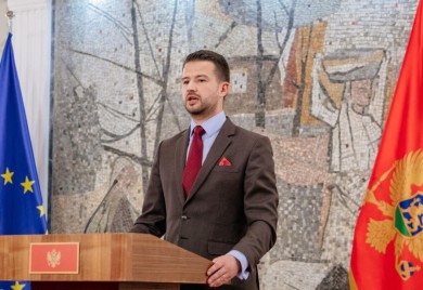 Milatović odbio da koristi Đukanovićev majbah