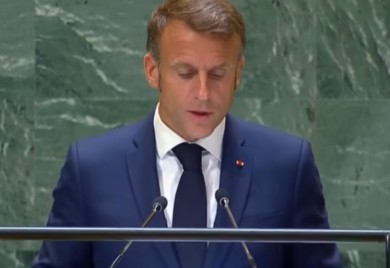 Makron: Bila bi to greška, velika