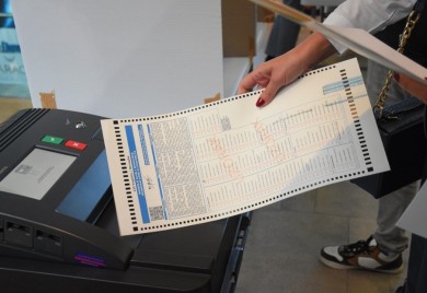 Građane će na nekim biračkim mjestima 6. oktobra dočekati ovaj NOVITET: Simulacija glasanja uz upotrebu OPTIČKIH SKENERA