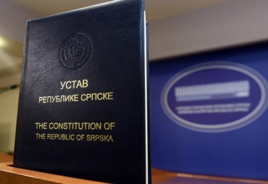 Danas 34 godine od proglašenja prvog Ustava Republike Srpske