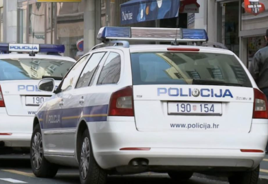 Maneken iz izbo policajca u Splitu: Ukrao mu uniformu, pa pokušao da pobjegne