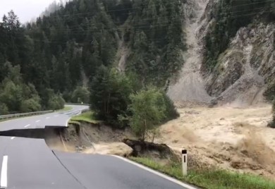 Dramatično u Austriji, oglasile se sirene: Građani da ostanu u kućama