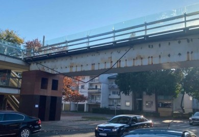 Pasarela na Starčevici se raspada zbog nebrige nadležnih