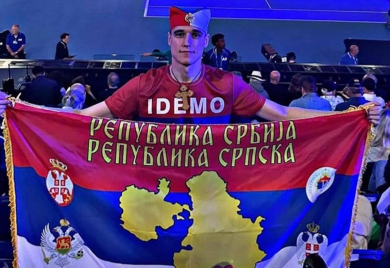 MELBRUN: Šajkača na glavi i zastava Srpske i Srbije