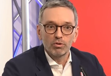 Ko je Herbert Kikl, političar koji želi preuzeti vlast u Austriji