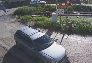 U kvaru rampa na pružnom prelazu u Banjaluci, vozači iznervirani