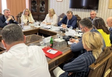 Dodik poručio da je protiv stranog uticaja, Čović se zalaže da odu strane sudije