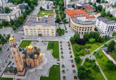U Banjoj Luci sunčano uz promjenljivu oblačnost tokom dana