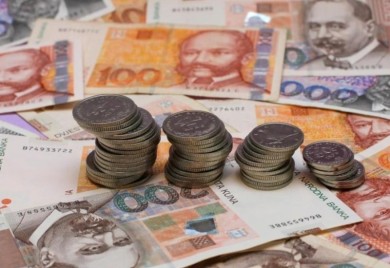 Još se može plaćati u kunama: Hrvatska od ponoći uvodi evro i ulazi u Šengen