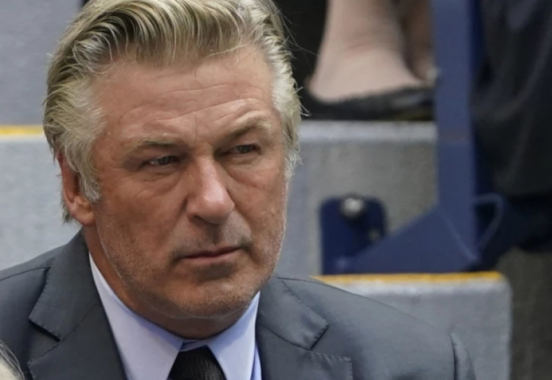 Alek Boldvin i rekviziterka optuženi za ubistvo na snimanju filma