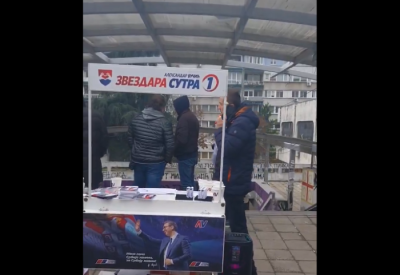 "Vjerovali ili ne": Na štandu SNS-a puštena Thompsonova pjesma "Čavoglave"