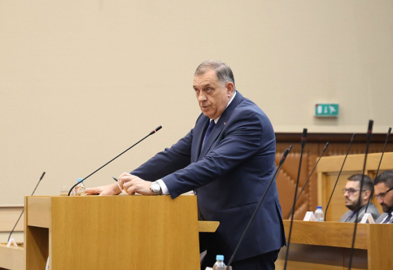 Dodik na skupštini nazvao pilota Vlade Srpske: Halo, kad si zadnji put bio u Britaniji?