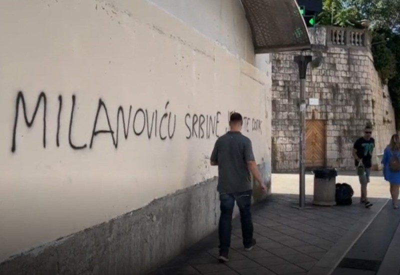 Neprimjeren grafit protiv Milanovića i Dodika u Splitu