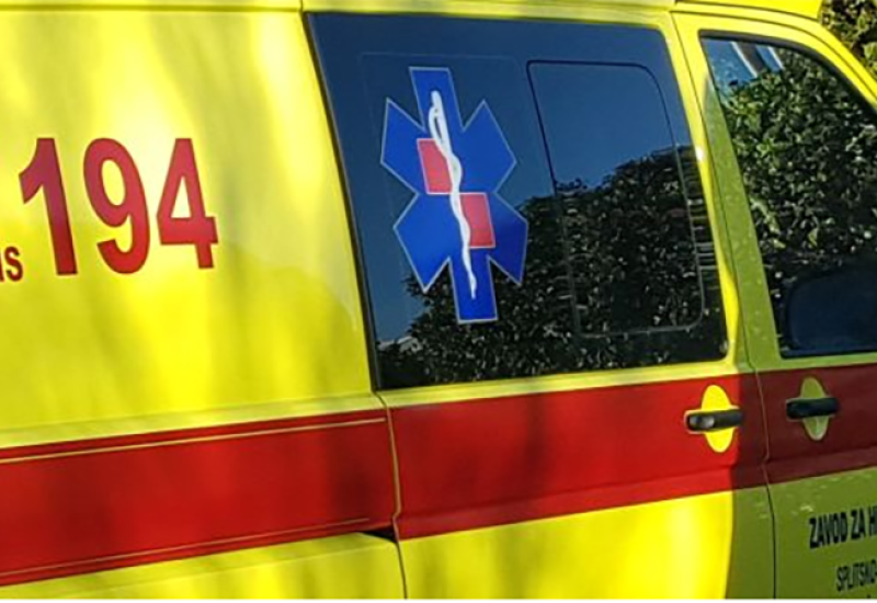 Eksplozija u splitskom restoranu brze hrane, dvije osobe prevezene u bolnicu