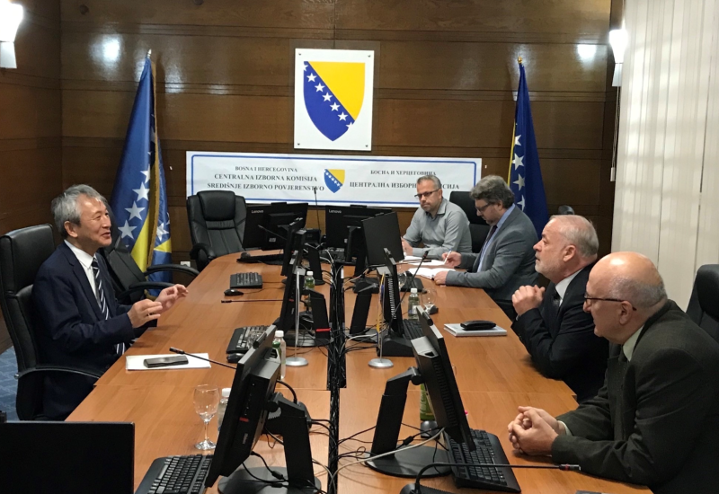 CIK BiH ukinuo akreditacije za 52 posmatrača zbog nepravilnosti