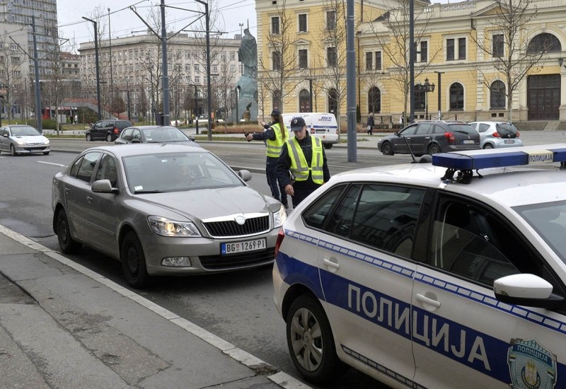 Ujeo taksistu, pa ga vrijeđao i davio